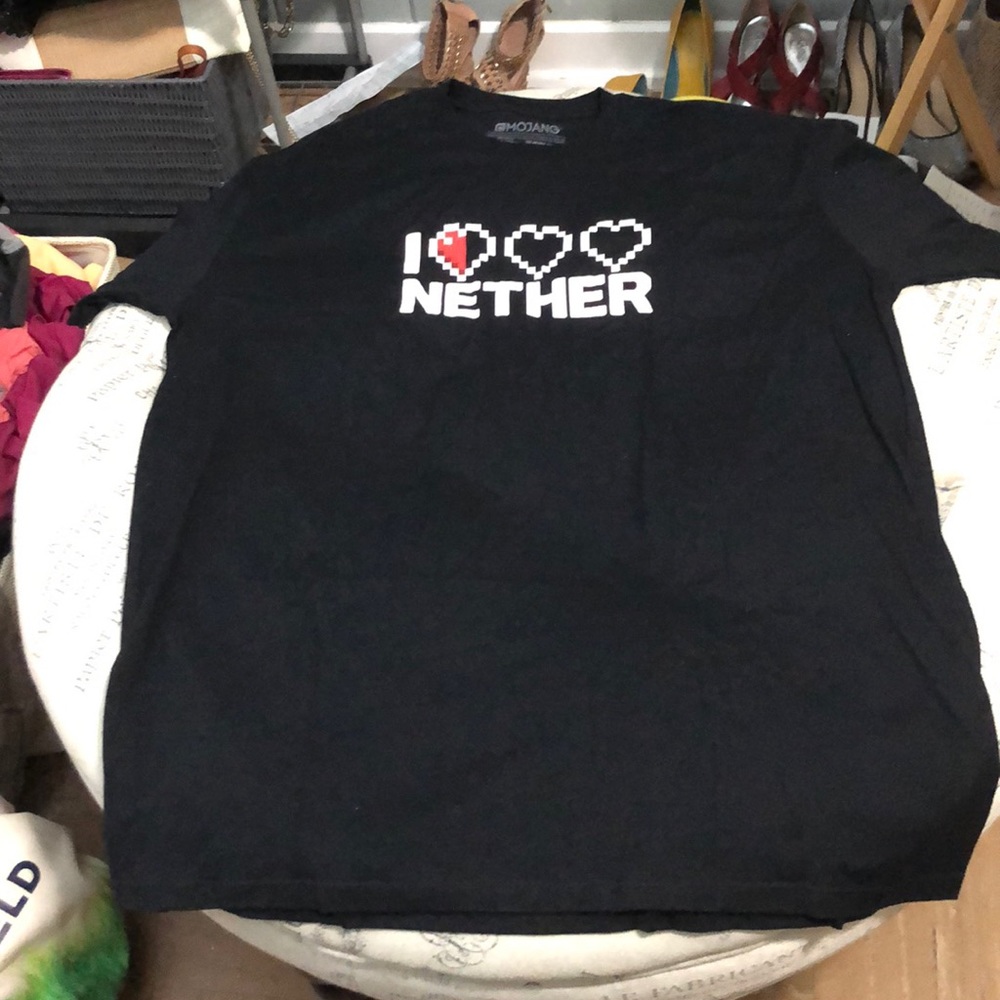 Mojang I ❤️ Nether black tee size 2X